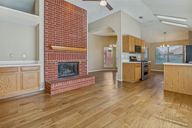 221 Layman Drive, Cedar Hill, TX 75104