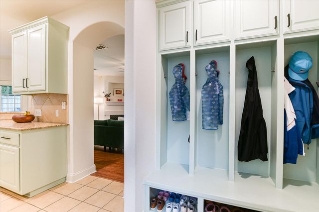 6109 York Bridge CIR, Austin, TX 78749