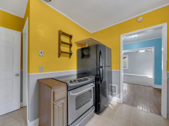 208 Inglewood Dr, Clarksville, TN 37040