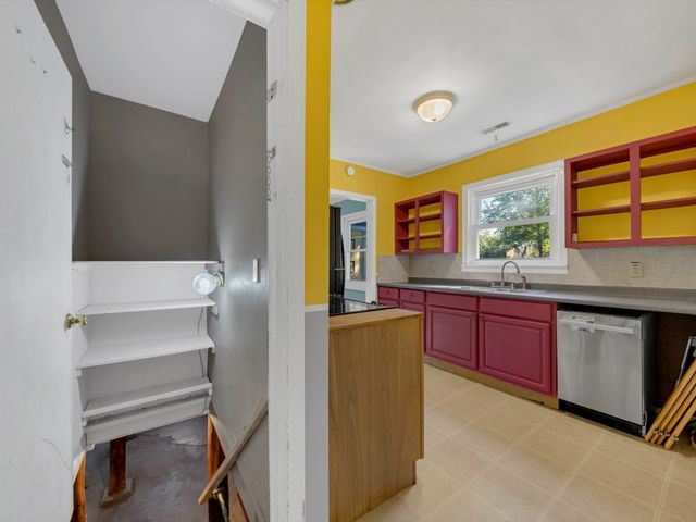 208 Inglewood Dr, Clarksville, TN 37040