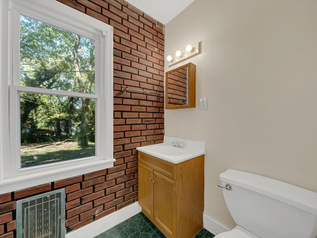 208 Inglewood Dr, Clarksville, TN 37040