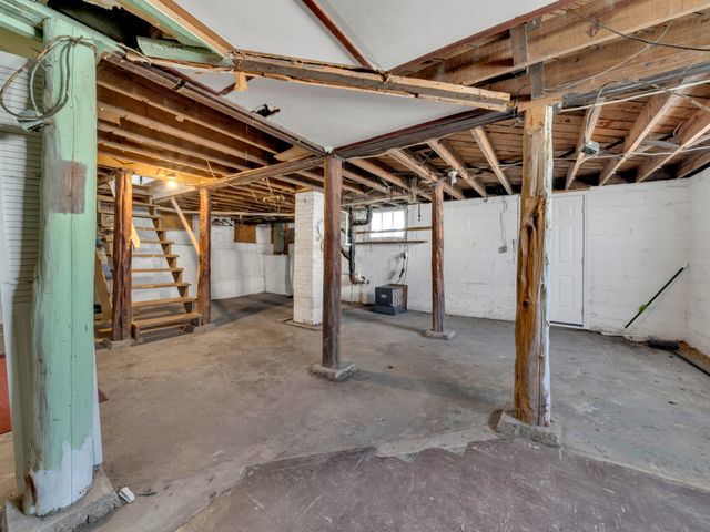 208 Inglewood Dr, Clarksville, TN 37040