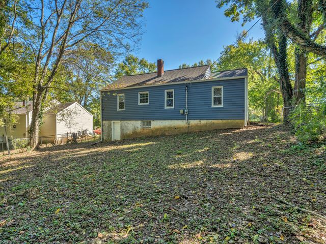 208 Inglewood Dr, Clarksville, TN 37040