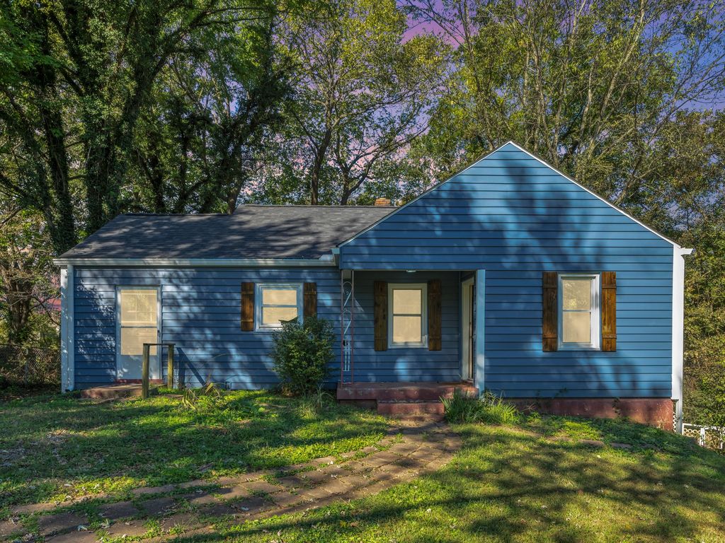 208 Inglewood Dr, Clarksville, TN 37040