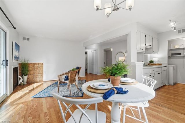 1009 Autumn Woods Ln Apt 107, Virginia Beach, VA 23454