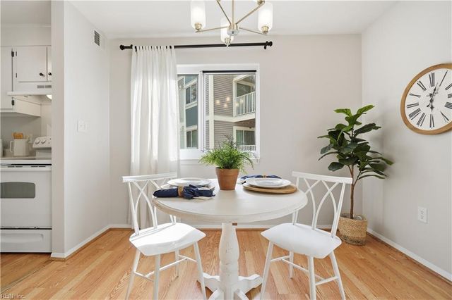 1009 Autumn Woods Ln Apt 107, Virginia Beach, VA 23454