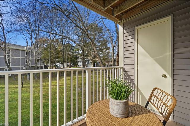 1009 Autumn Woods Ln Apt 107, Virginia Beach, VA 23454