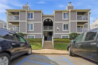 1009 Autumn Woods Ln Apt 107, Virginia Beach, VA 23454