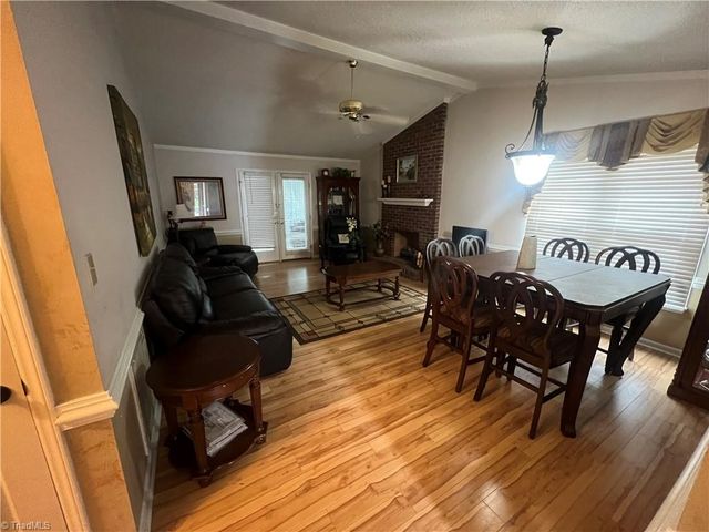 903 Park Place Drive E, Kernersville, NC 27284