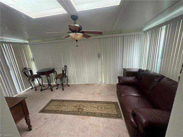 903 Park Place Drive E, Kernersville, NC 27284