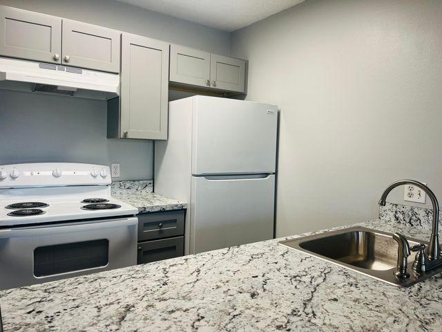 225 S Tropical Trail 717, Merritt Island, FL 32952