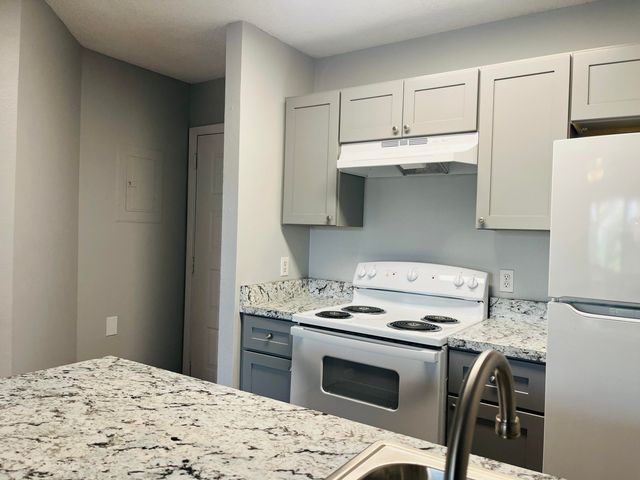 225 S Tropical Trail 717, Merritt Island, FL 32952