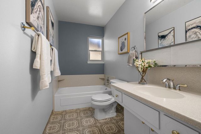 1001 W Latimer Avenue, Campbell, CA 95008