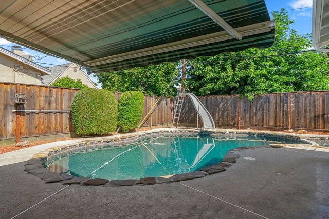 1001 W Latimer Avenue, Campbell, CA 95008