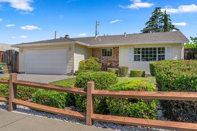 1001 W Latimer Avenue, Campbell, CA 95008