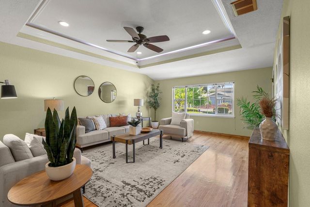1001 W Latimer Avenue, Campbell, CA 95008