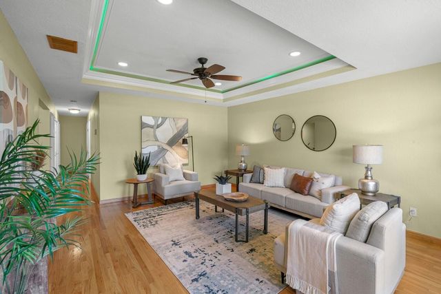 1001 W Latimer Avenue, Campbell, CA 95008