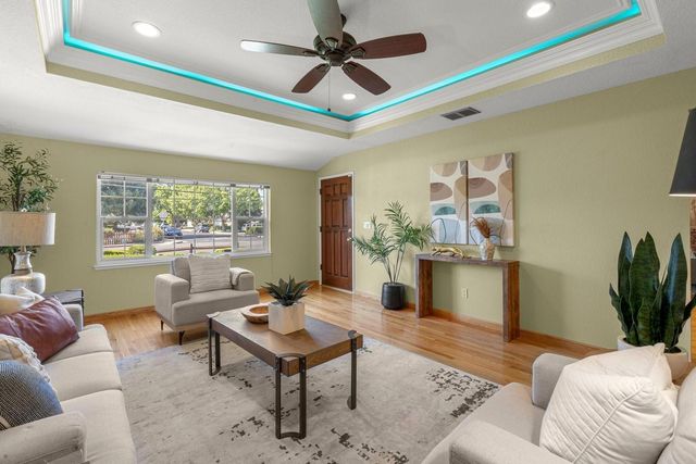 1001 W Latimer Avenue, Campbell, CA 95008