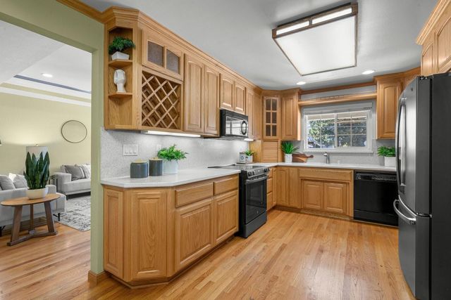 1001 W Latimer Avenue, Campbell, CA 95008