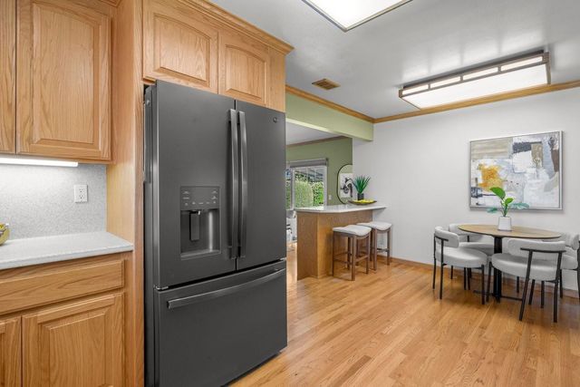 1001 W Latimer Avenue, Campbell, CA 95008