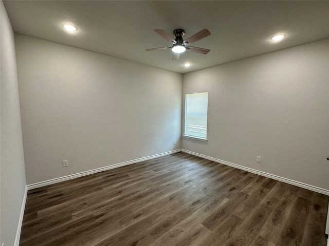102 Navajo Drive, Mabank, TX 75156