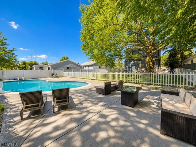 1620 Broad St, Bloomfield Twp., NJ 07003