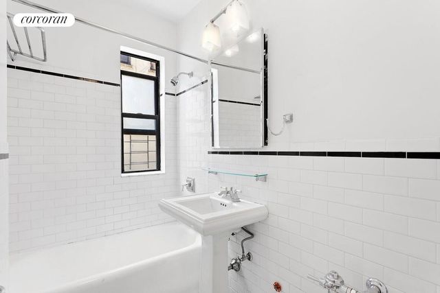 222 E 82nd St Apt 2H, New York City, NY 10028