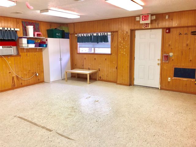 319 E South Street, Alvin, TX 77511