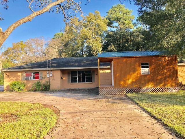 319 E South Street, Alvin, TX 77511