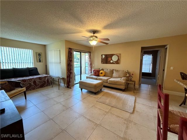 2070 Arbour Walk CIR 3214, Naples, FL 34109
