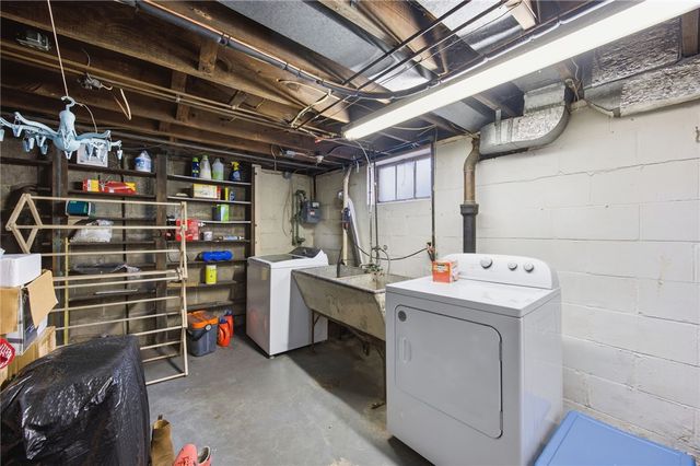 165 Spring Grove Rd, Penn Hills, PA 15235