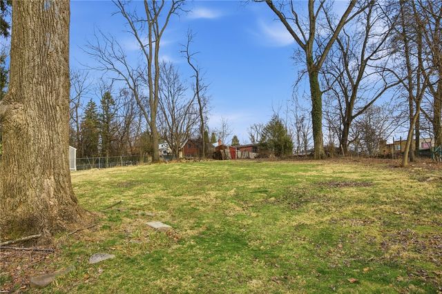 165 Spring Grove Rd, Penn Hills, PA 15235