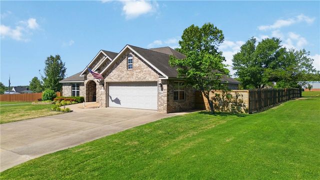 8701 Ruth Lane, Bentonville, AR 72713