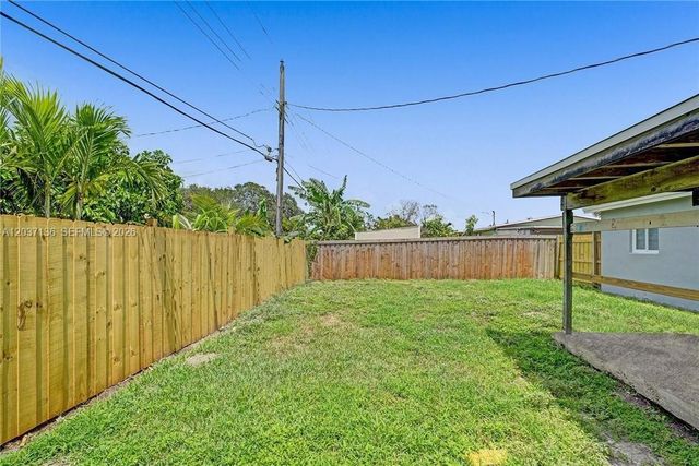 5701 SW 37th Street, Davie, FL 33314