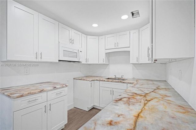 5701 SW 37th Street, Davie, FL 33314
