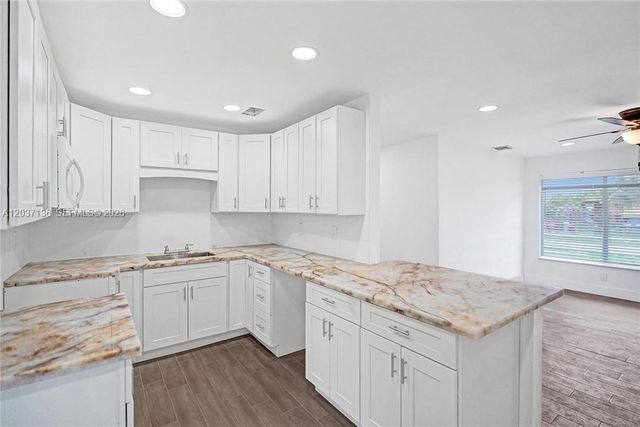 5701 SW 37th Street, Davie, FL 33314