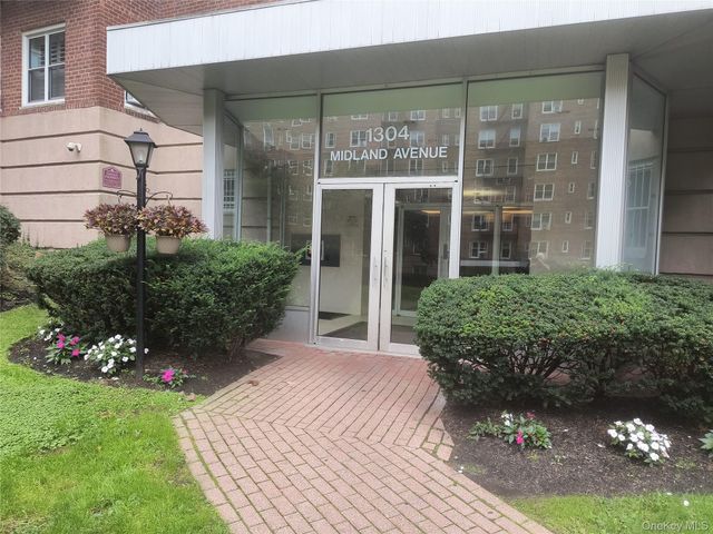 1304 Midland Avenue B41, Yonkers, NY 10704