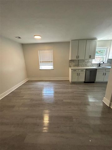2116 Westchester Drive, The Village, OK 73120
