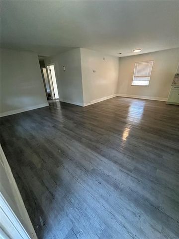 2116 Westchester Drive, The Village, OK 73120