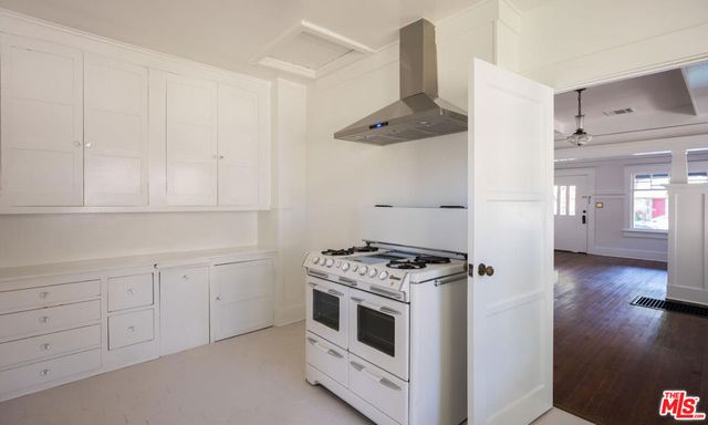 412 W Windsor Road, Glendale, CA 91204