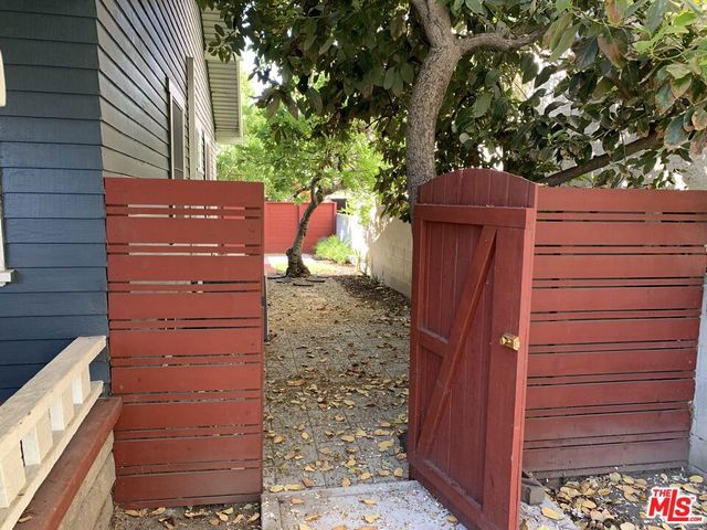 412 W Windsor Road, Glendale, CA 91204