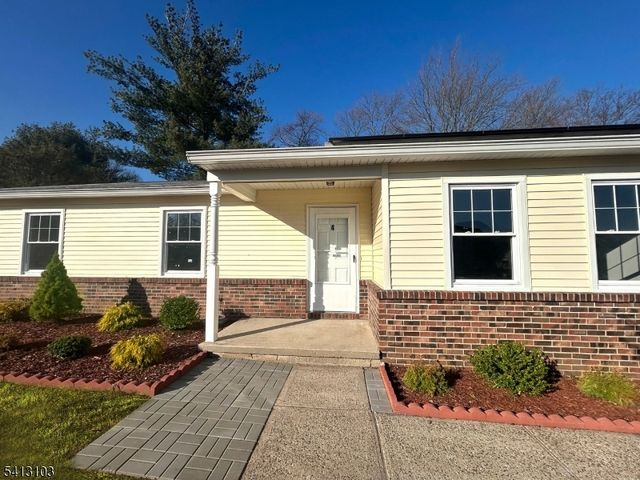 4 Dorothea Ter, Lawrence Twp., NJ 08648