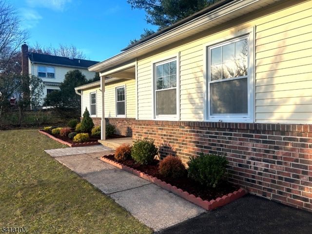 4 Dorothea Ter, Lawrence Twp., NJ 08648