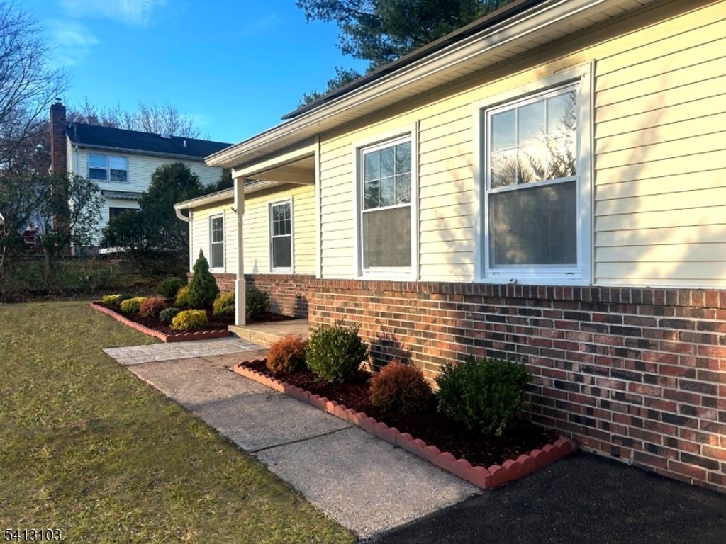 Image 3 of property listing at 4 Dorothea Ter, Lawrence Twp., NJ 08648