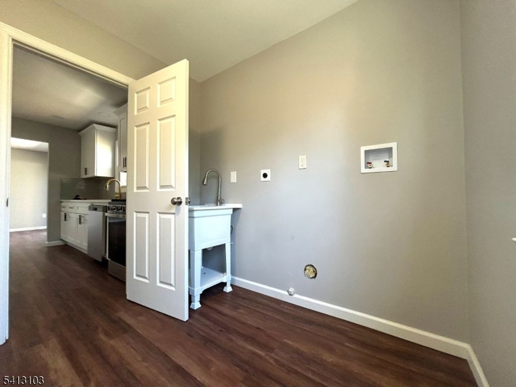 Image 36 of property listing at 4 Dorothea Ter, Lawrence Twp., NJ 08648