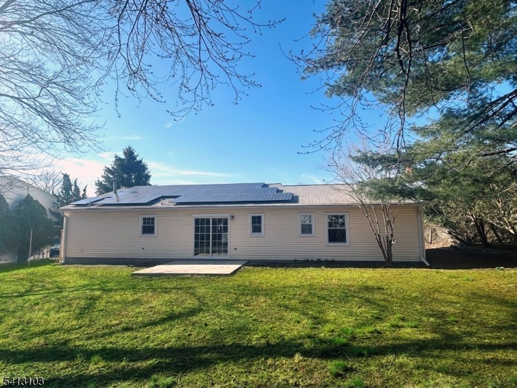 Image 40 of property listing at 4 Dorothea Ter, Lawrence Twp., NJ 08648