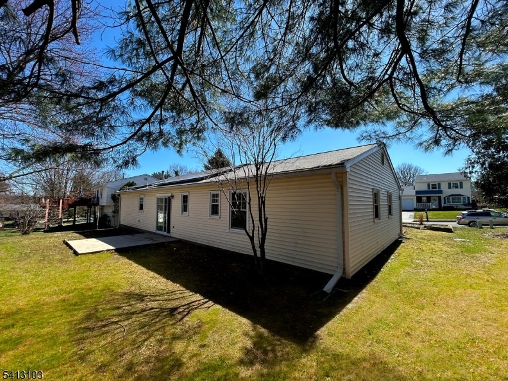 Image 41 of property listing at 4 Dorothea Ter, Lawrence Twp., NJ 08648