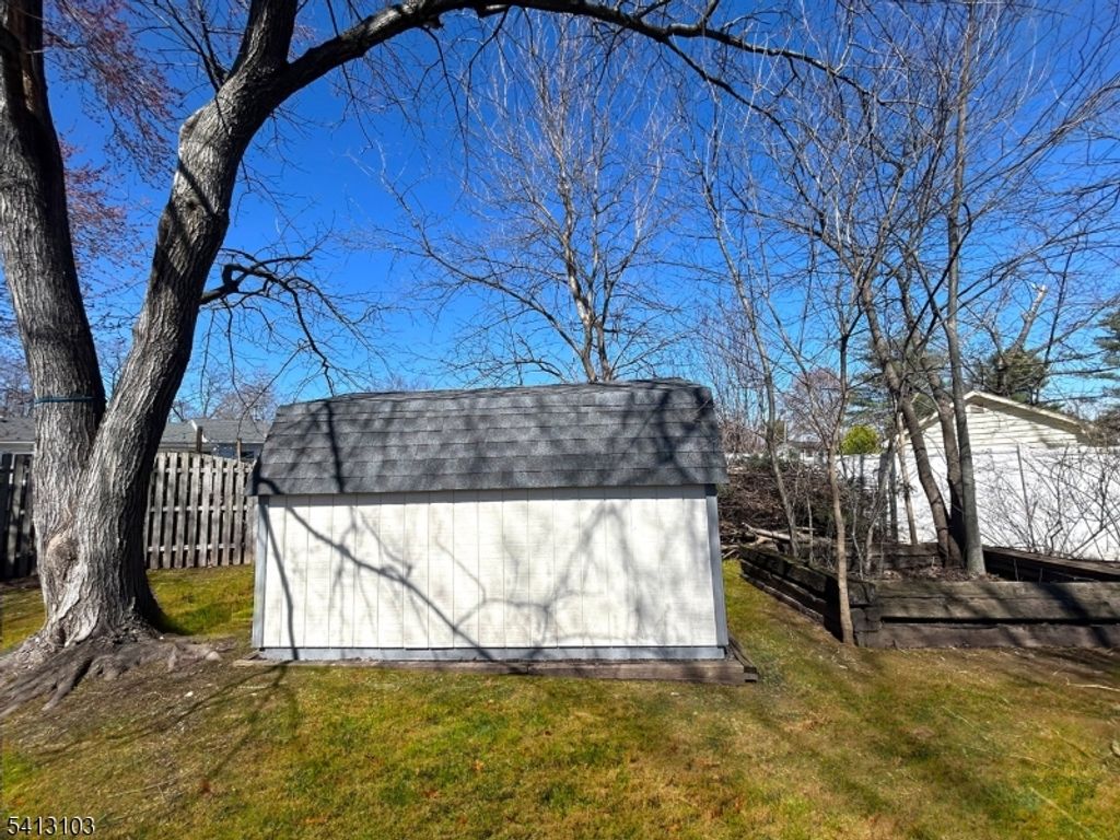 Image 43 of property listing at 4 Dorothea Ter, Lawrence Twp., NJ 08648