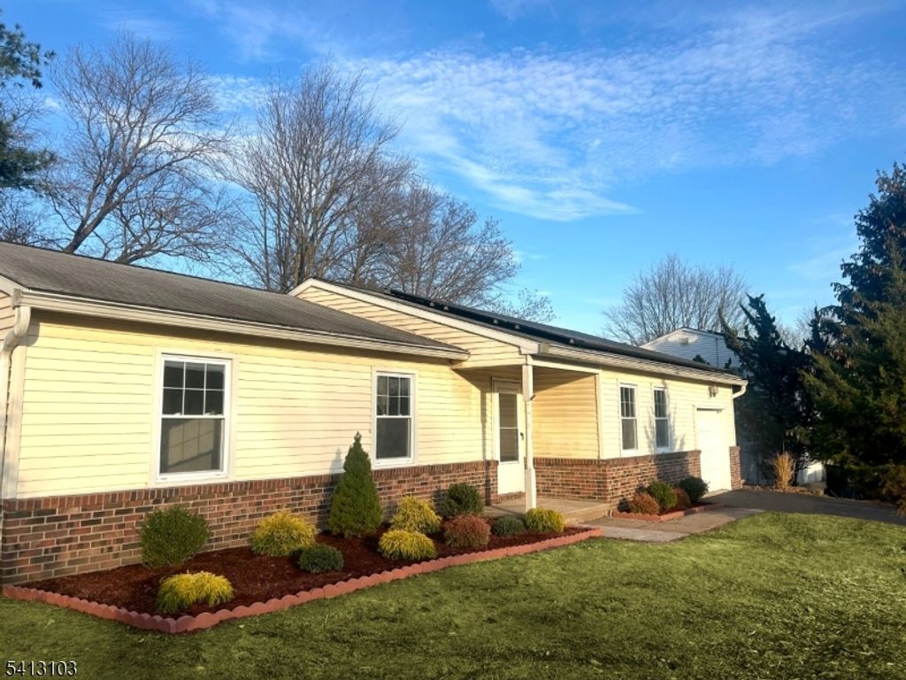 Image 46 of property listing at 4 Dorothea Ter, Lawrence Twp., NJ 08648