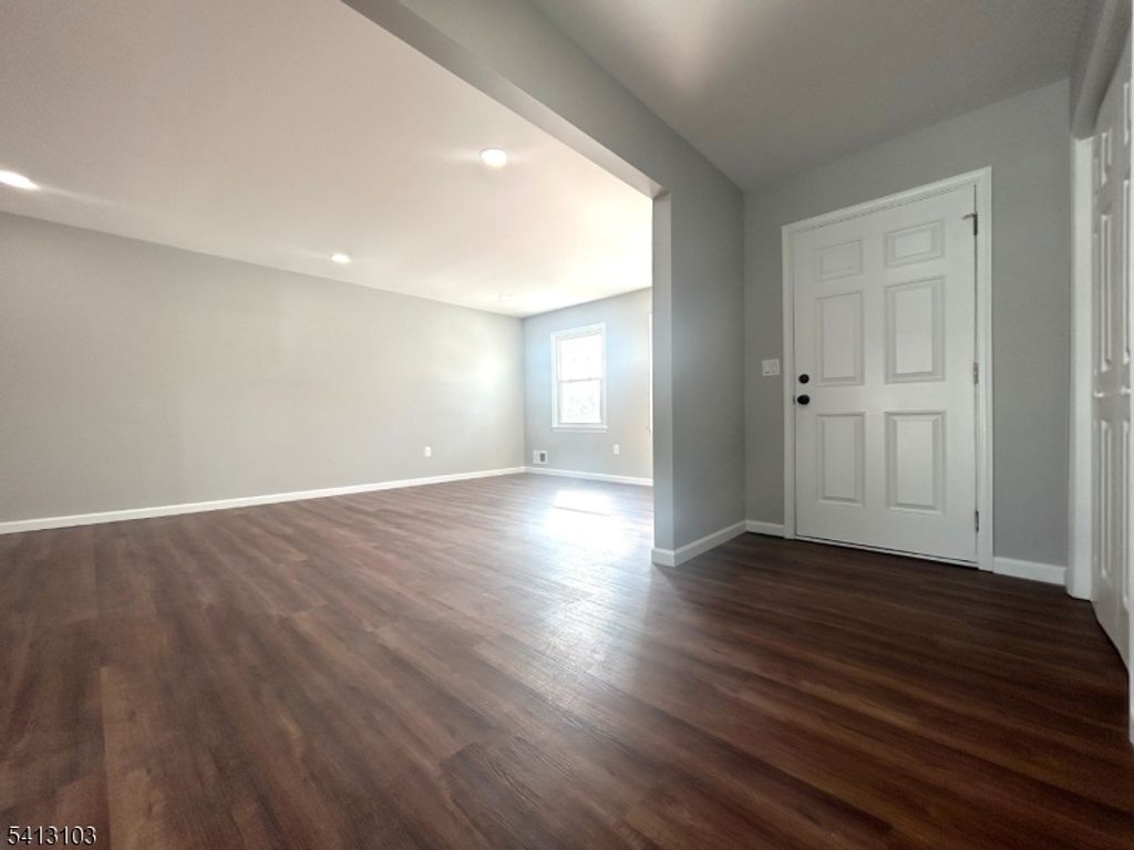 Image 6 of property listing at 4 Dorothea Ter, Lawrence Twp., NJ 08648